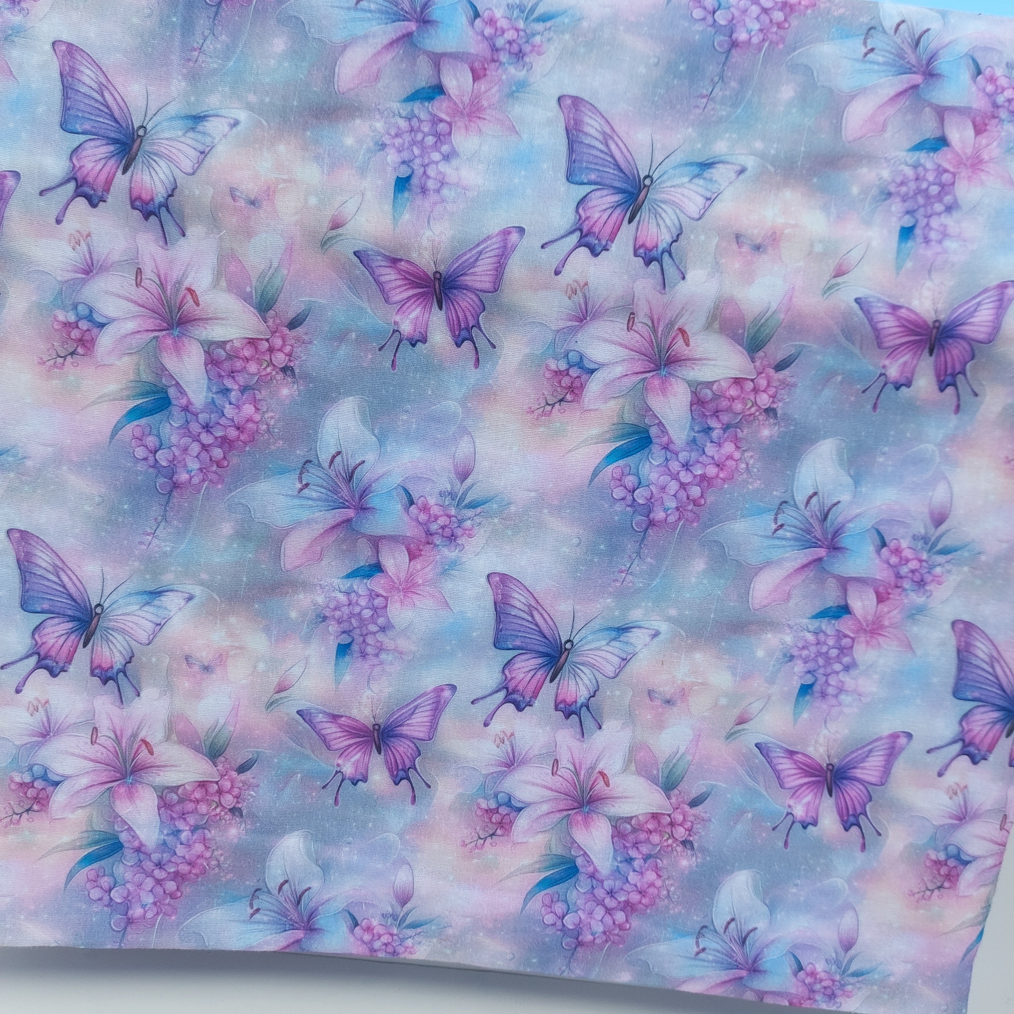 Schmetterlinge,  Lilien