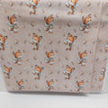 Kleiner Fuchs mit Schmetterling