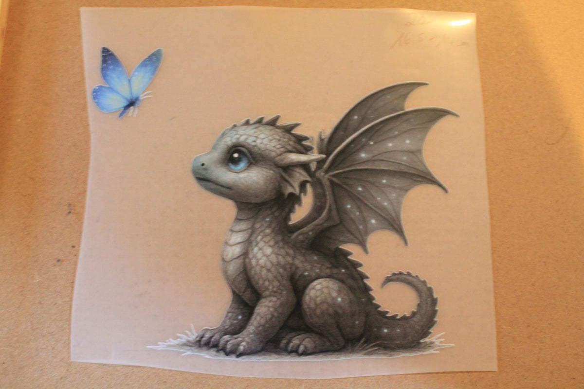 kleiner Drache mit Schmetterling , klein