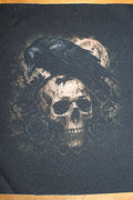 Rabe mit Totenkopf
